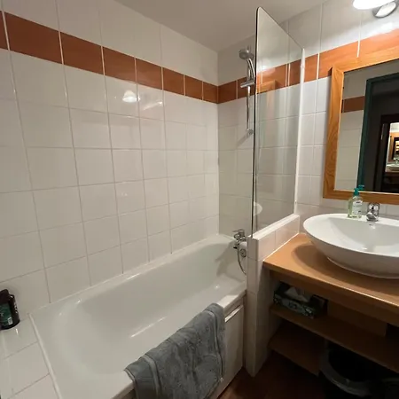Appartement Plein Sud Au Pied Des Pistes, Piscine Et Parking Gratuits *