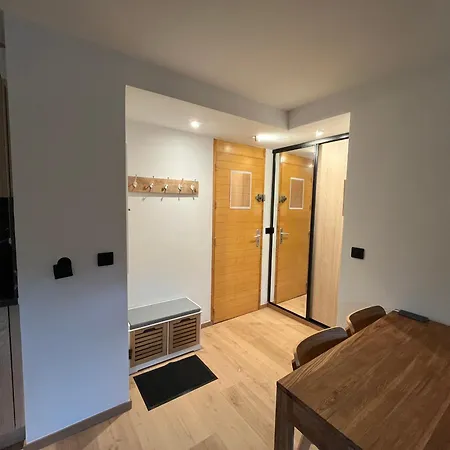 Appartement Plein Sud Au Pied Des Pistes, Piscine Et Parking Gratuits *